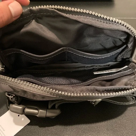 Lululemon Everywhere Belt Bag Fanny Pack Backpack Crossbody Bag Asphalt Grey 1L - Picture 10 of 11